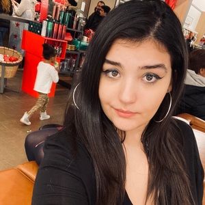 Meet your Posher, Zainah